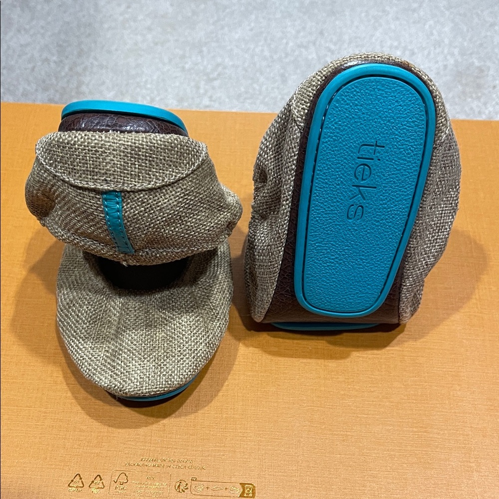 Tieks women’s flats in Beige and Teal